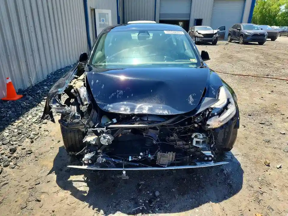 5YJ3E1EA9NF119664 2022 TESLA MODEL 3-4