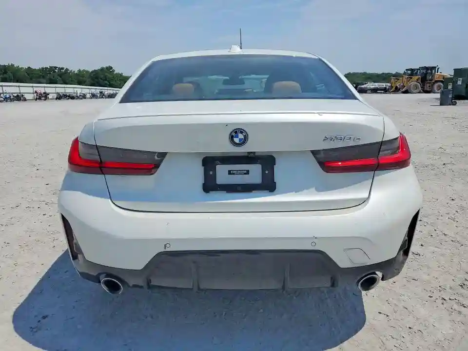 3MW39FF04P8D17063 2023 BMW 3 SERIES-5