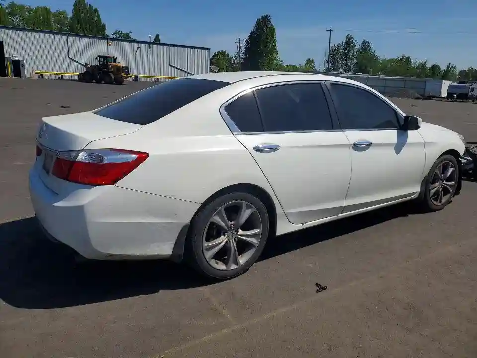 1HGCR2F32DA054384 2013 HONDA ACCORD-2