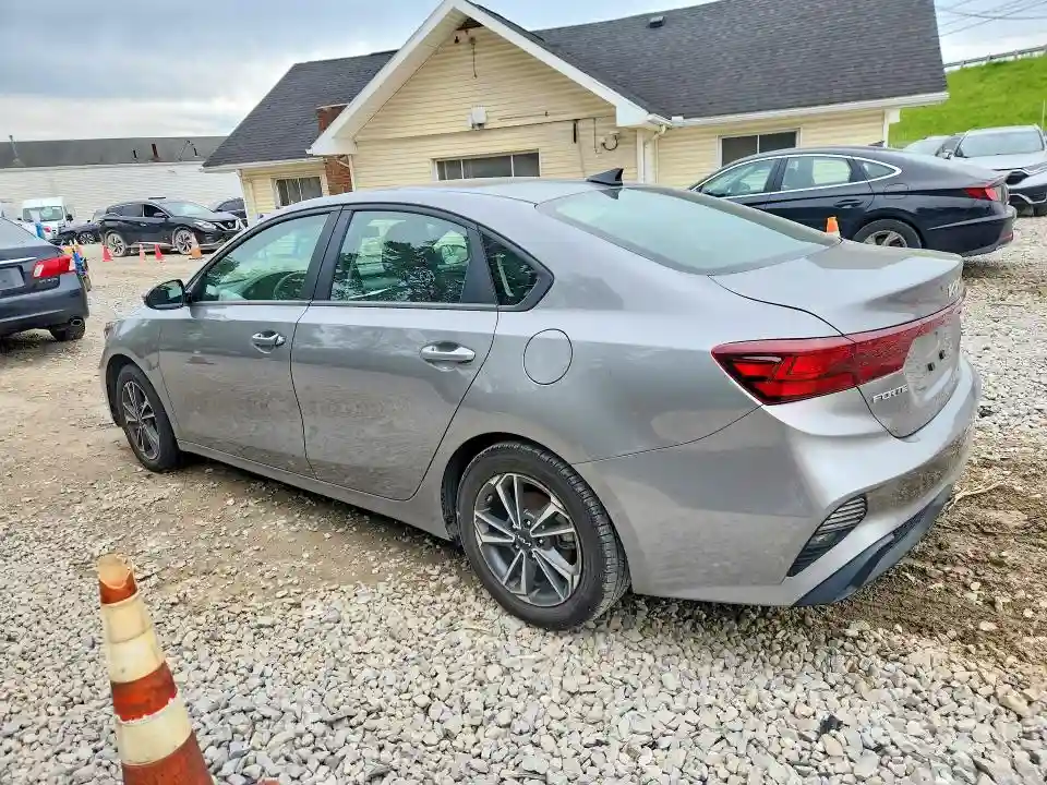 3KPF24AD3RE751823 2024 KIA FORTE LXS-1