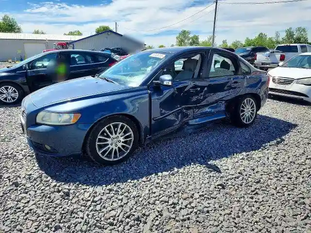 YV1382MS0A2498018 2010 VOLVO S40-0