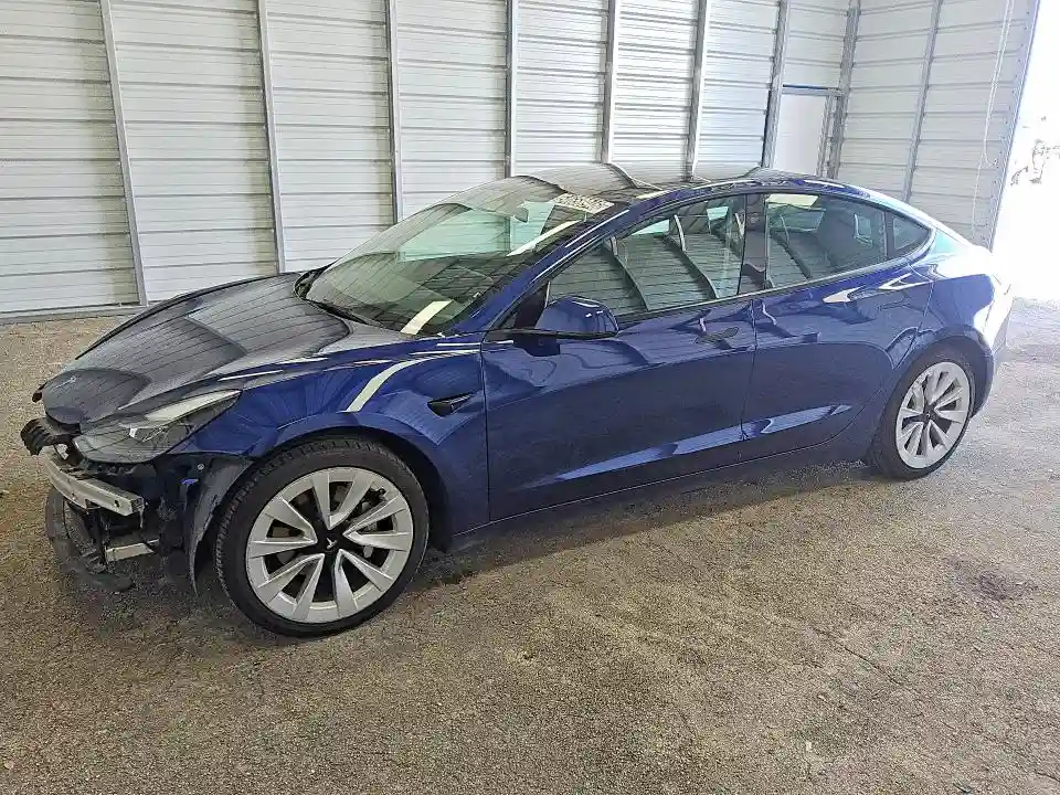 5YJ3E1EA3NF368929 2022 TESLA MODEL 3-0
