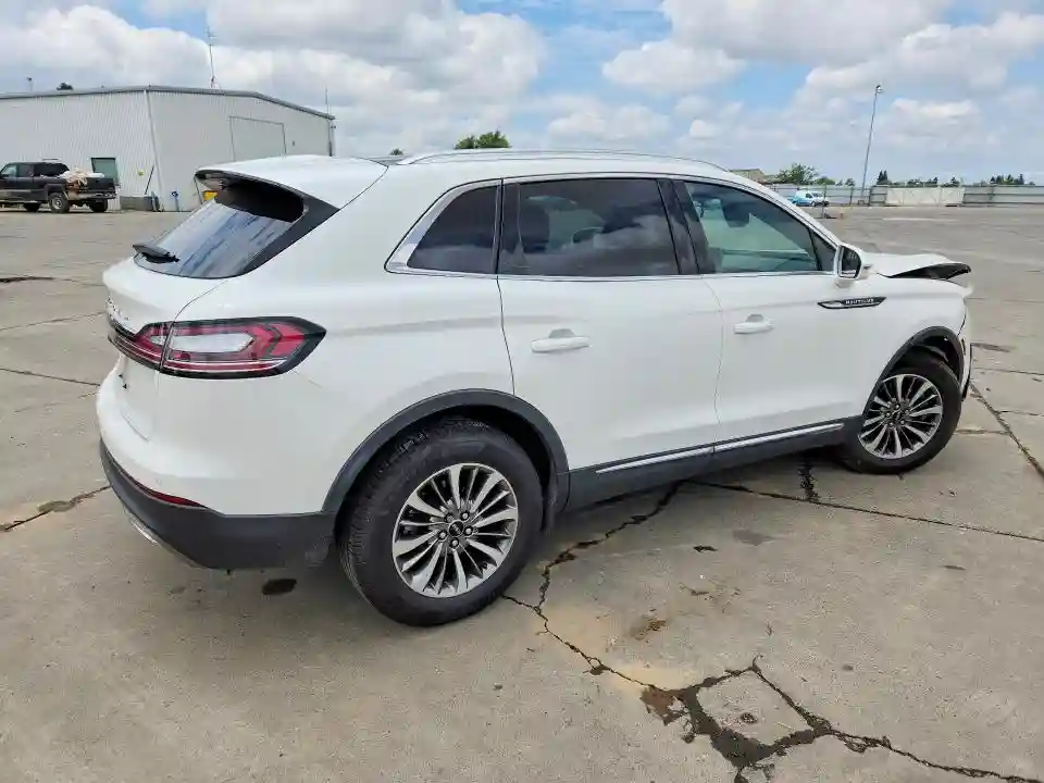 2LMPJ6K95NBL17580 2022 LINCOLN NAUTILUS-2
