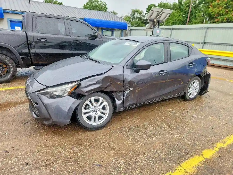3MYDLBYV6JY323174 2018 TOYOTA YARIS-0