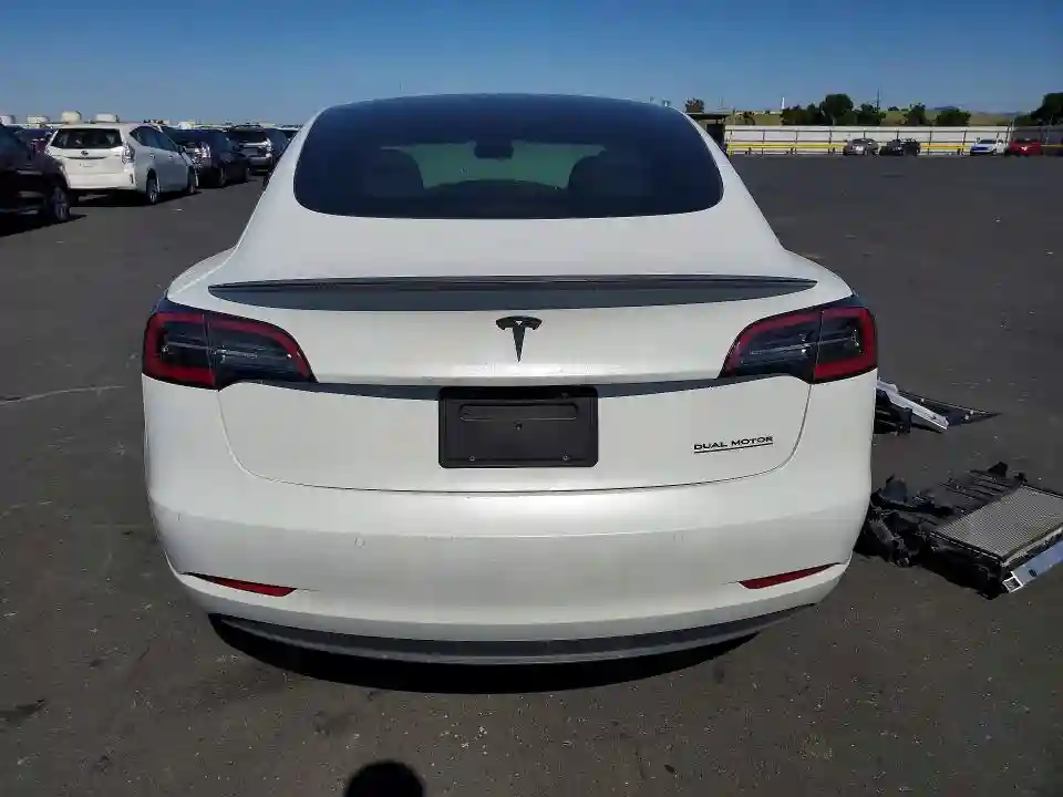 5YJ3E1EC9NF354454 2022 TESLA MODEL 3-5