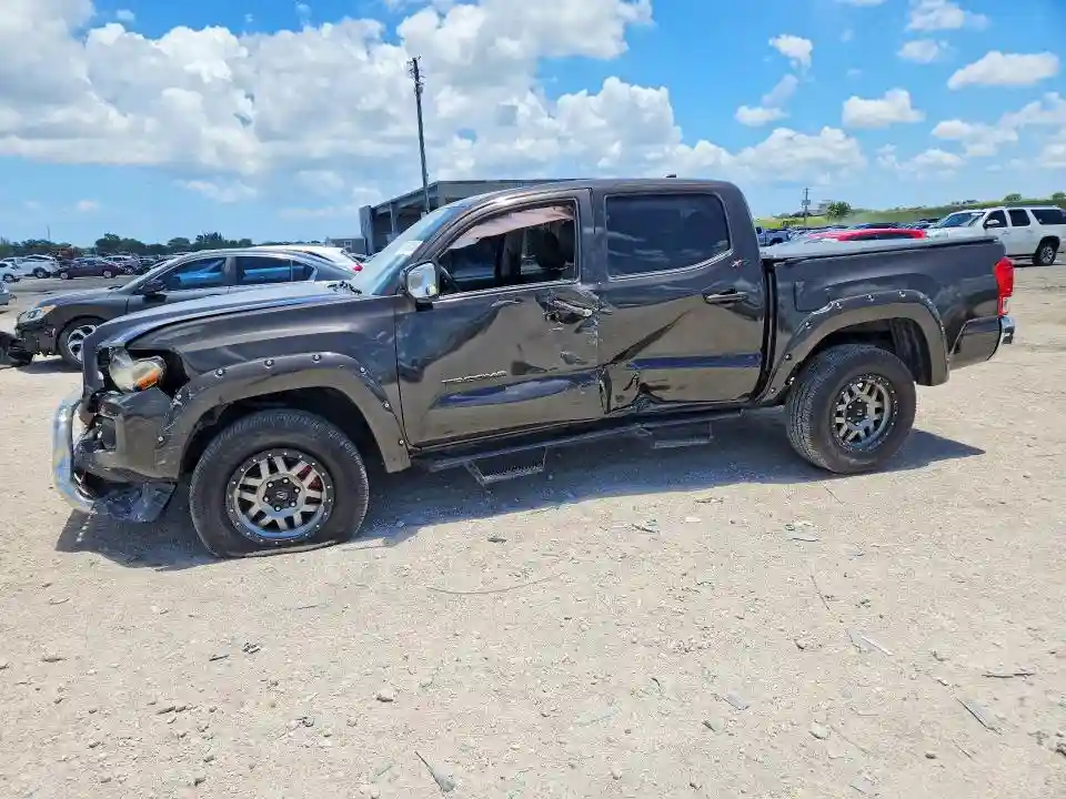 3TMAZ5CN8HM027499 2017 TOYOTA TACOMA-0