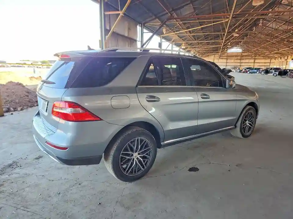 4JGDA5JBXFA475049 2015 MERCEDES-BENZ M-CLASS-2