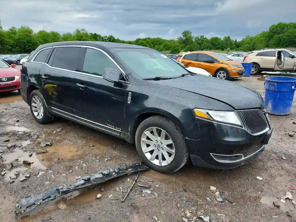 2LMHJ5NKXFBL00918 2015 LINCOLN MKT-3