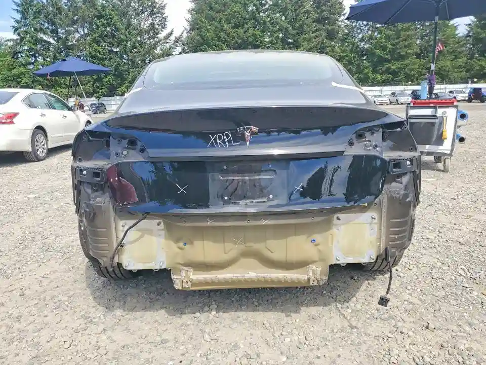 5YJ3E1EAXJF165630 2018 TESLA MODEL 3-5