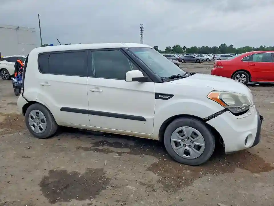 KNDJT2A54C7378397 2012 KIA SOUL BASE-3