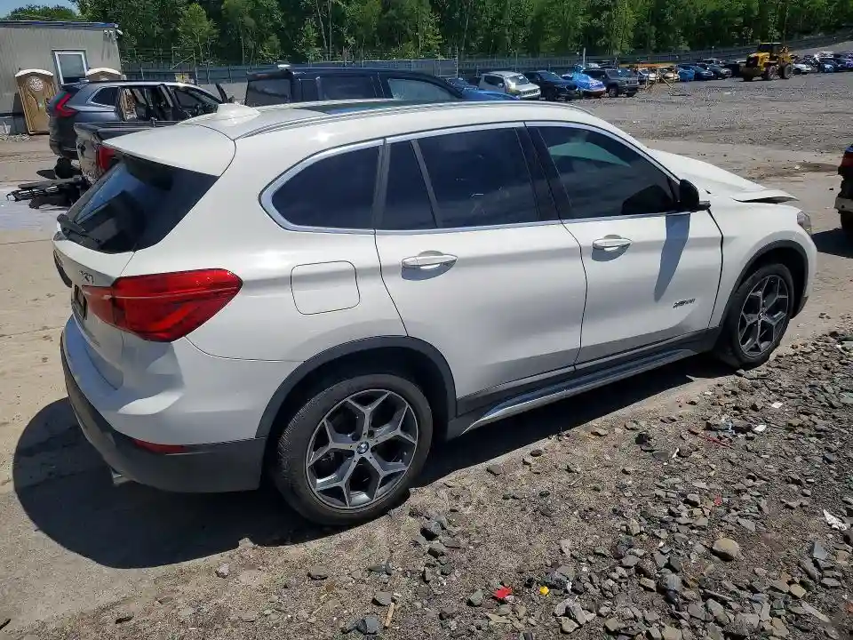 WBXHT3C35J5K31730 2018 BMW X1-2
