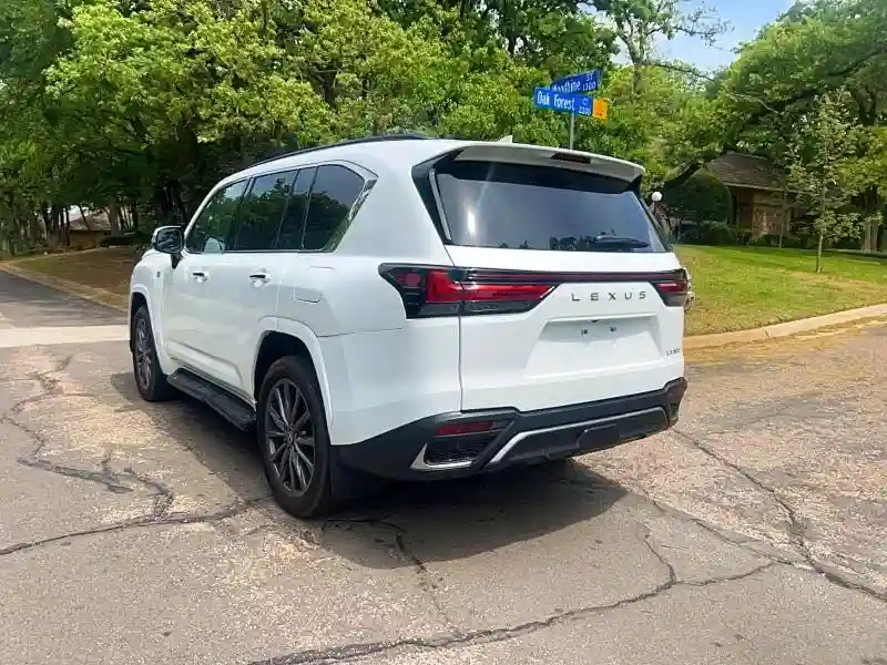 JTJMB7CX5R4065541 2024 LEXUS-2