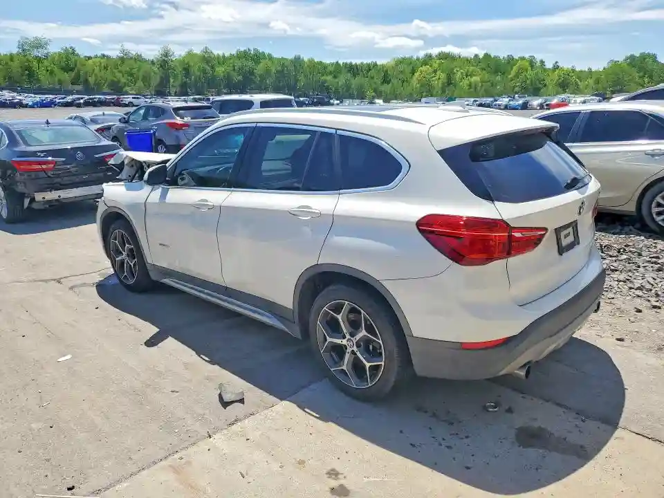 WBXHT3C35J5K31730 2018 BMW X1-1
