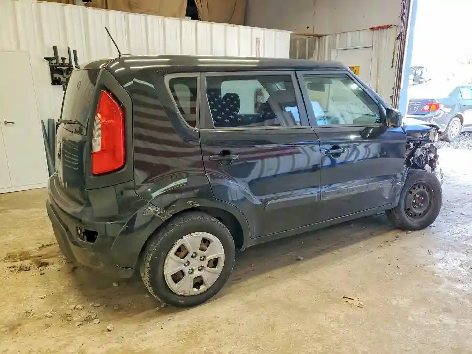 KNDJT2A51D7636196 2013 KIA SOUL-2