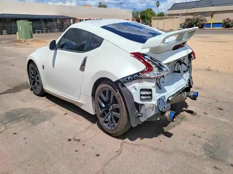 JN1AZ4EH5JM572517 2018 NISSAN 370Z-2