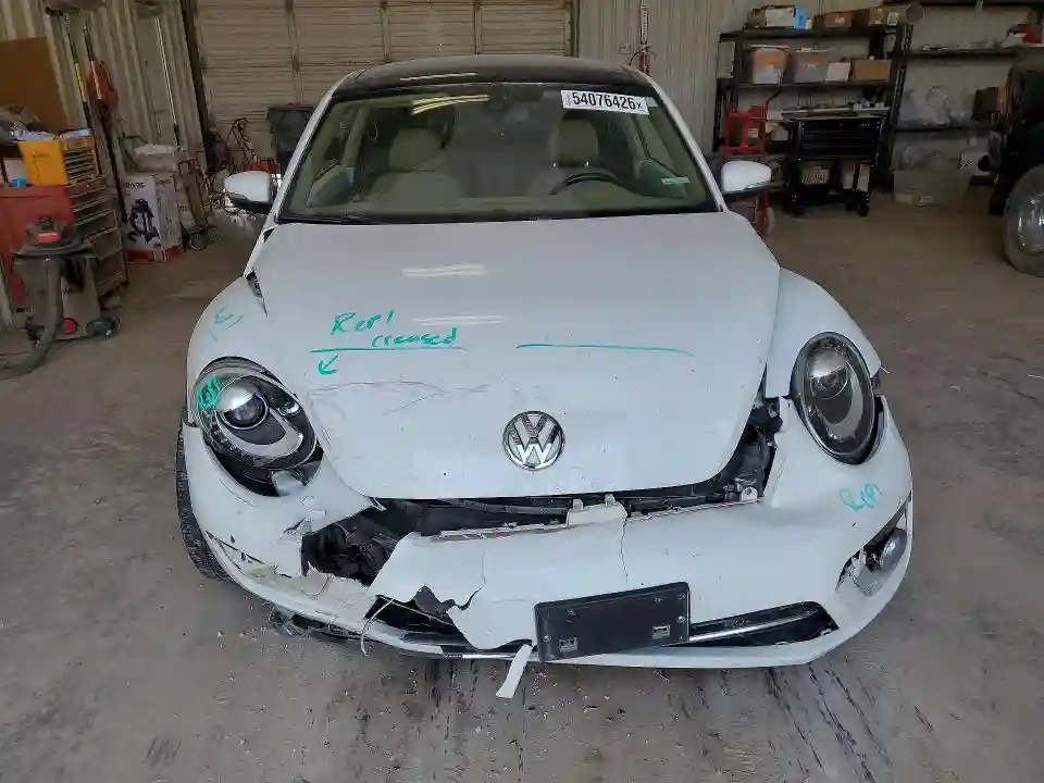 3VWJD7AT4KM708209 2019 VOLKSWAGEN BEETLE-4