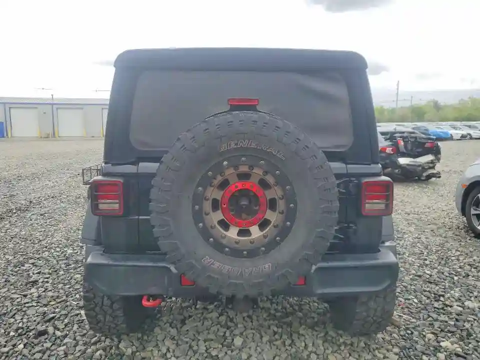 1C4HJXFG9JW284126 2018 JEEP WRANGLER-5