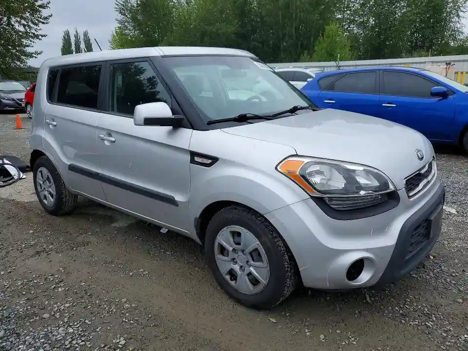 KNDJT2A50D7568800 2013 KIA SOUL-3