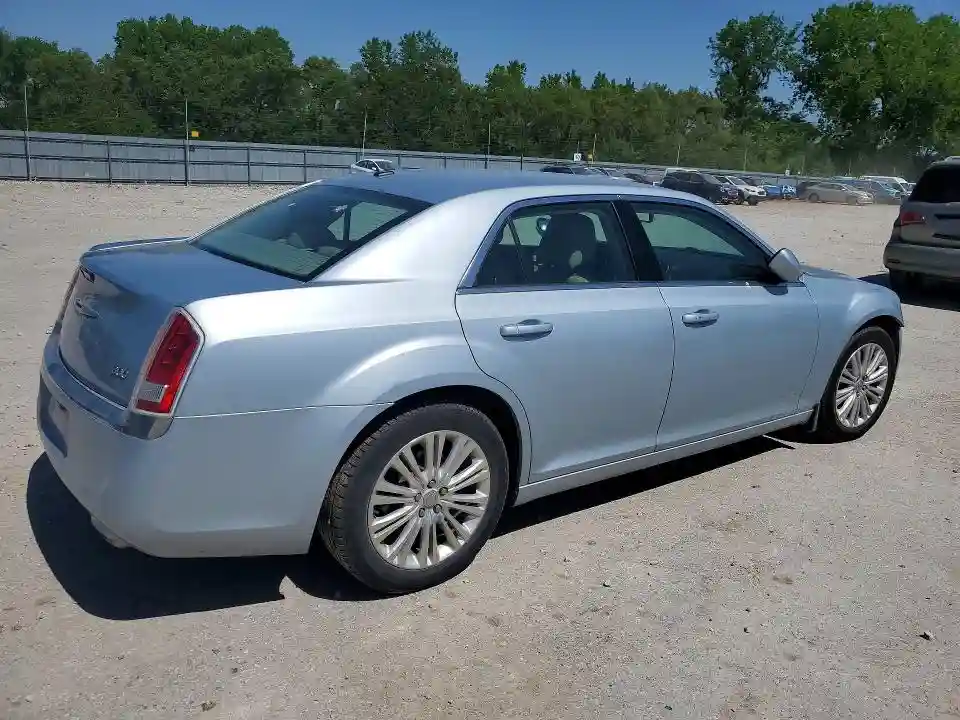 2C3CCARG1DH589897 2013 CHRYSLER 300-2