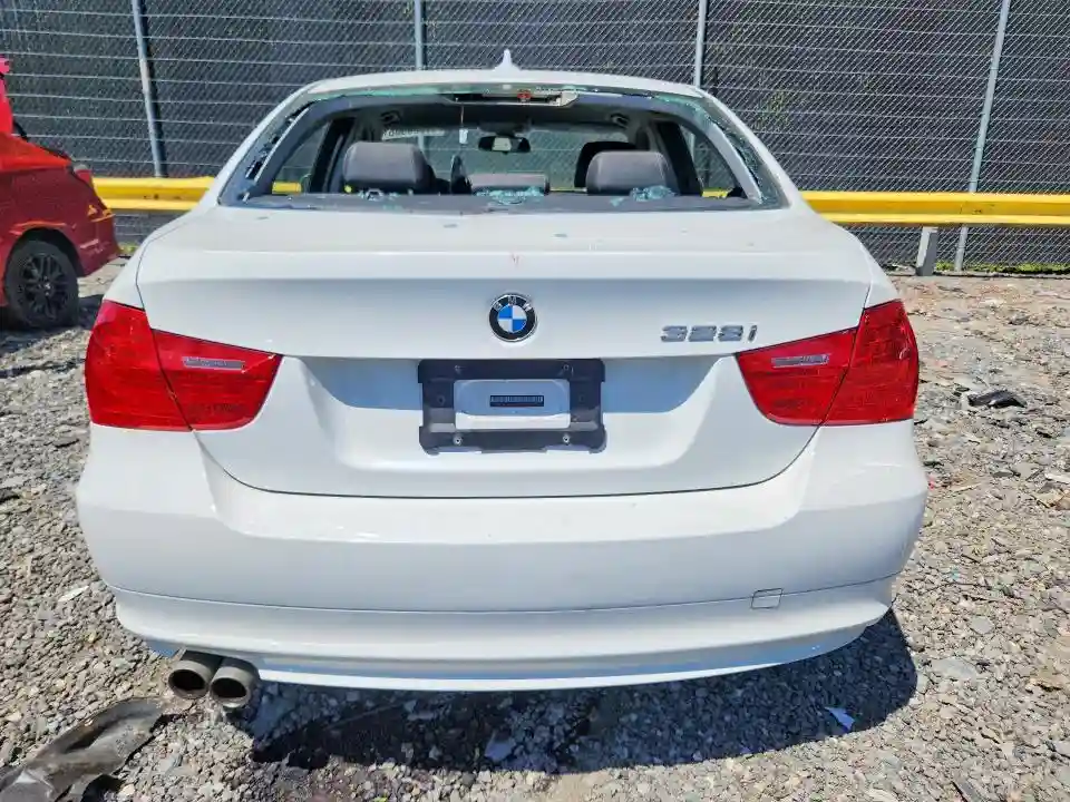 WBAPH7G57BNL85979 2011 BMW 3 SERIES-5