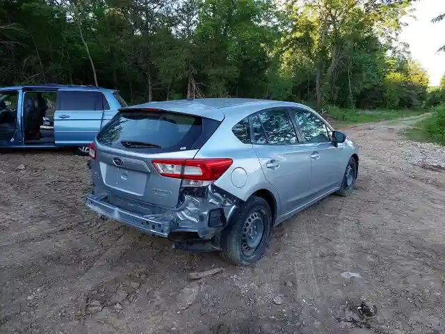 4S3GTAA62H3706900 2017 SUBARU IMPREZA-3