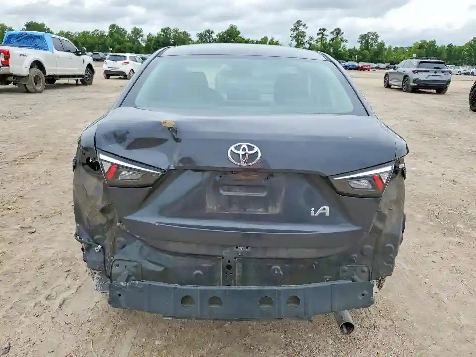 3MYDLBYV3HY186236 2017 TOYOTA YARIS-5