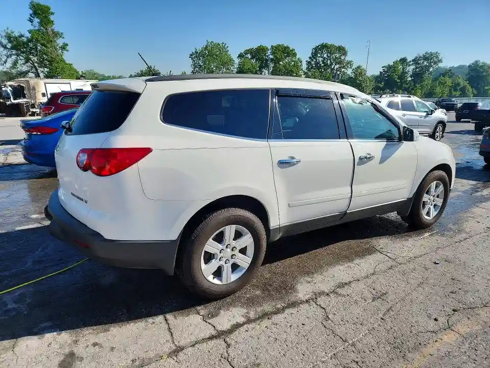 1GNKVGED4BJ124792 2011 CHEVROLET TRAVERSE-2