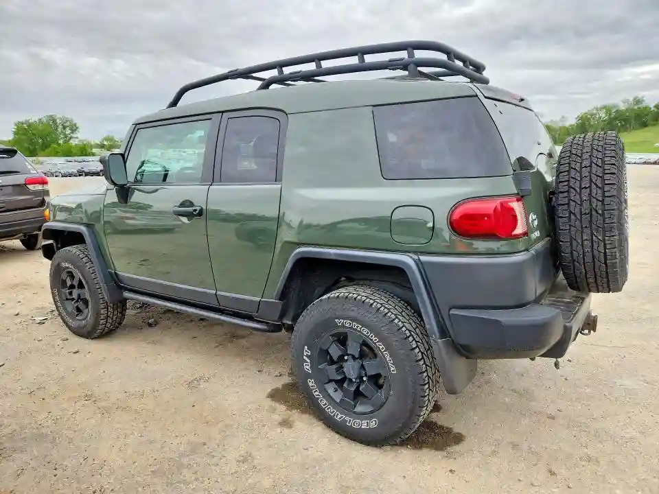 JTEBU4BFXBK112202 2011 TOYOTA FJ CRUISER-1
