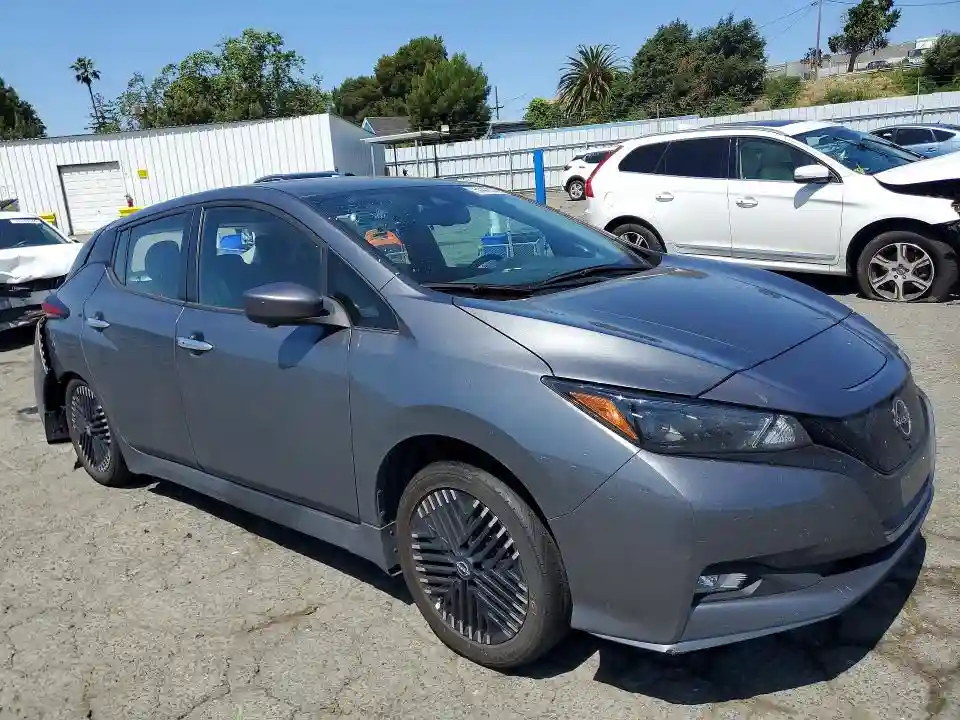 1N4CZ1CV7SC557656 2025 NISSAN LEAF-3