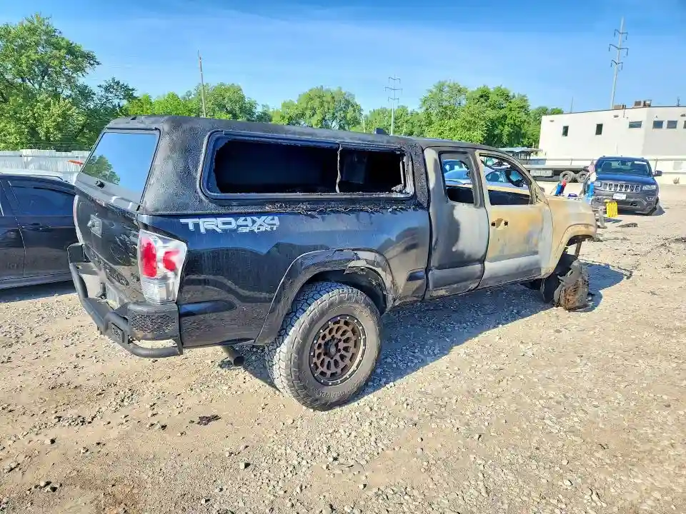 3TYSZ5AN8NT077777 2022 TOYOTA TACOMA-2