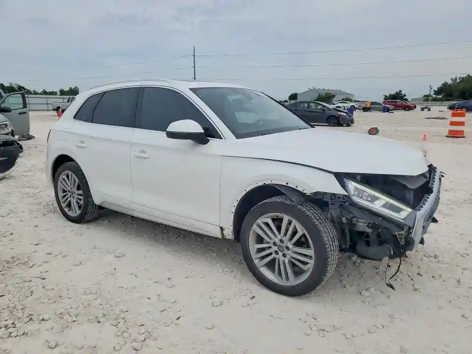 WA1BNAFY7J2126580 2018 AUDI Q5-3