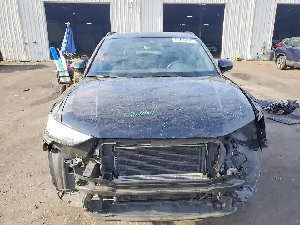 WA1AECF31L1114607 2020 AUDI Q3-4