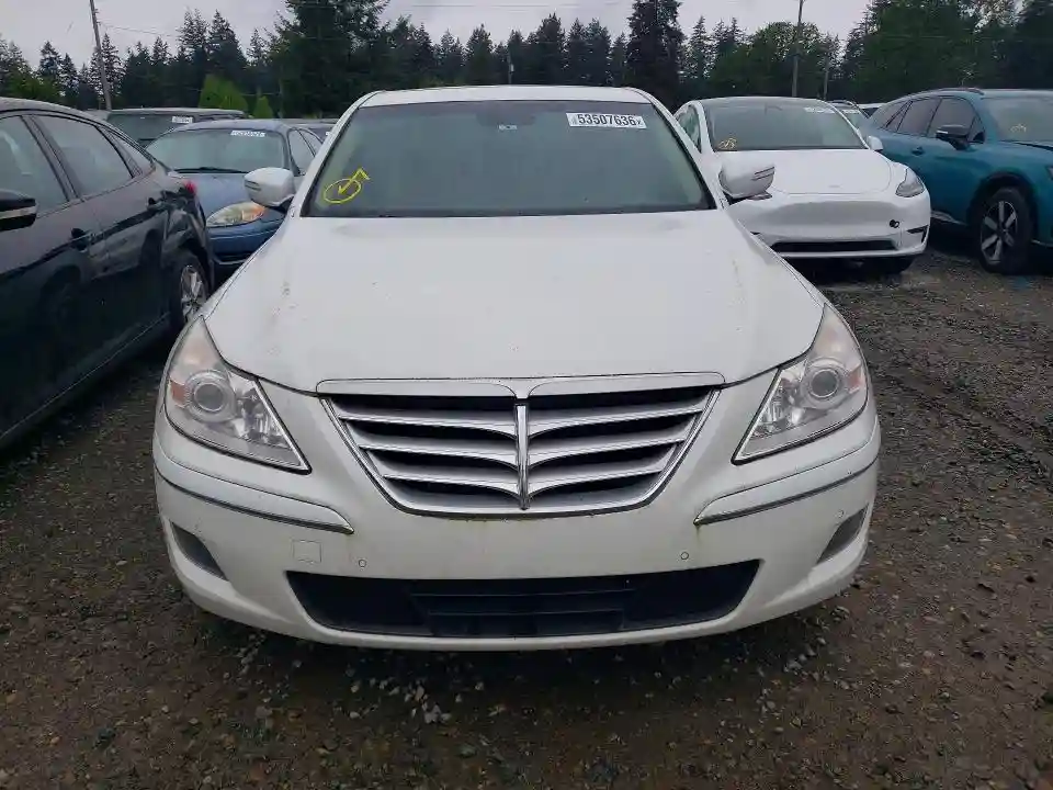 KMHGC4DF8BU127761 2011 HYUNDAI GENESIS-4