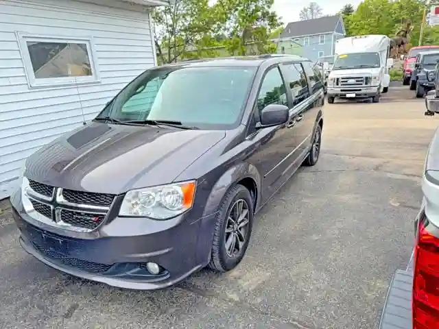 2C4RDGCGXHR573924 2017 DODGE CARAVAN-1