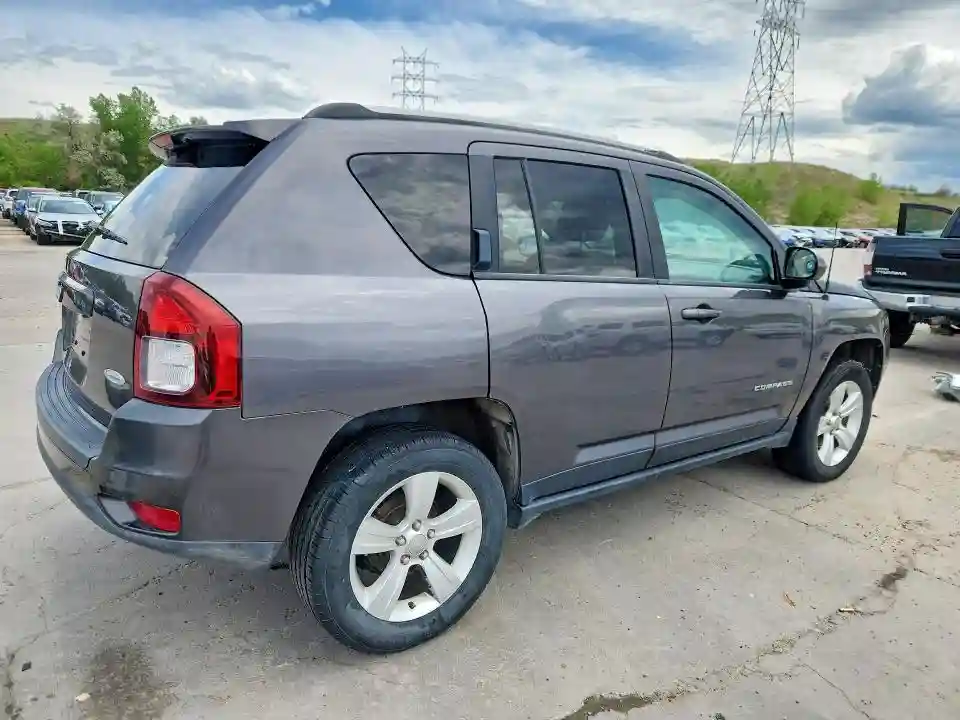 1C4NJDEB4FD333081 2015 JEEP COMPASS-2