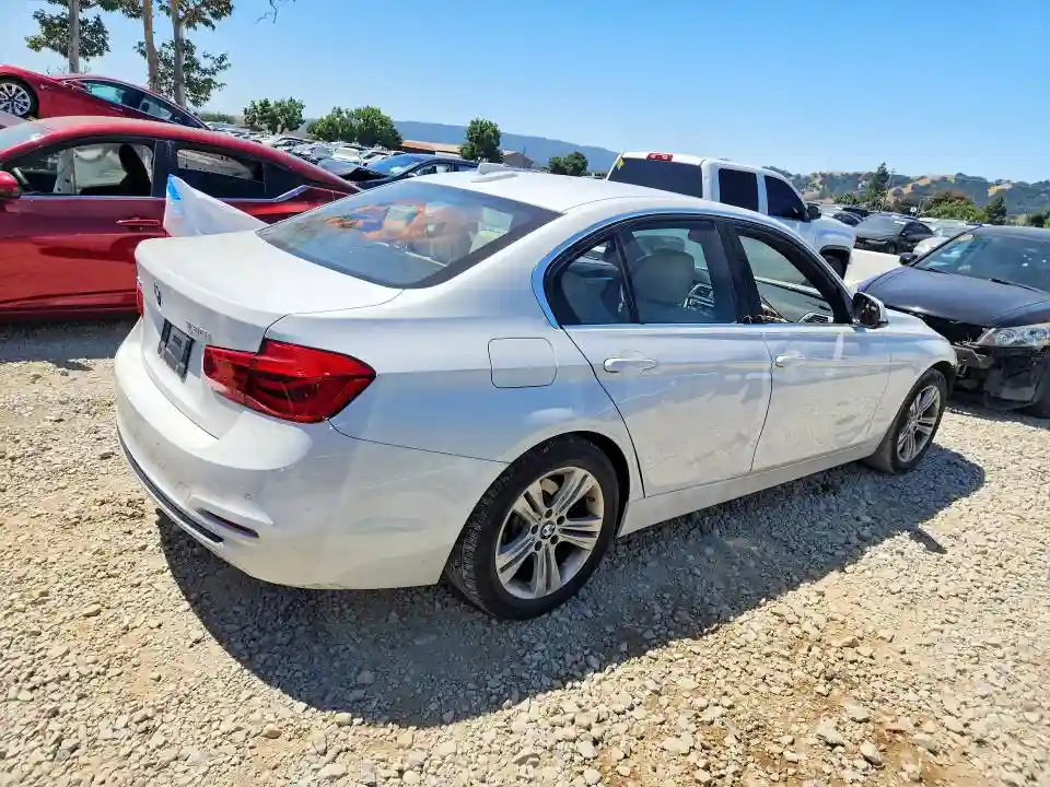 WBA8D9C57JEM33061 2018 BMW 3 SERIES-2