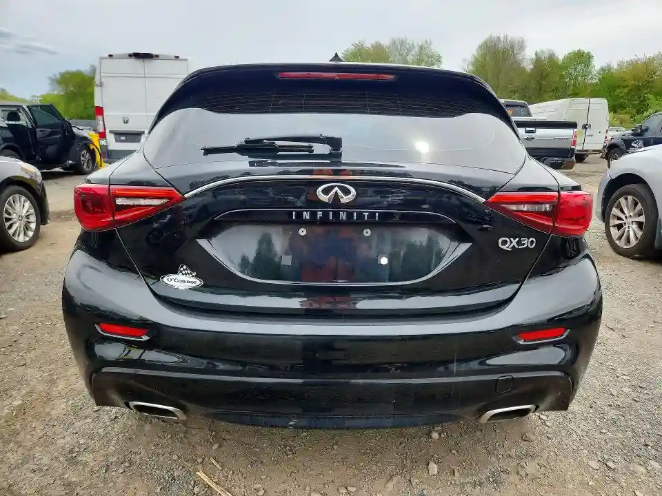 SJKCH5CP0JA058730 2018 INFINITI QX30-5
