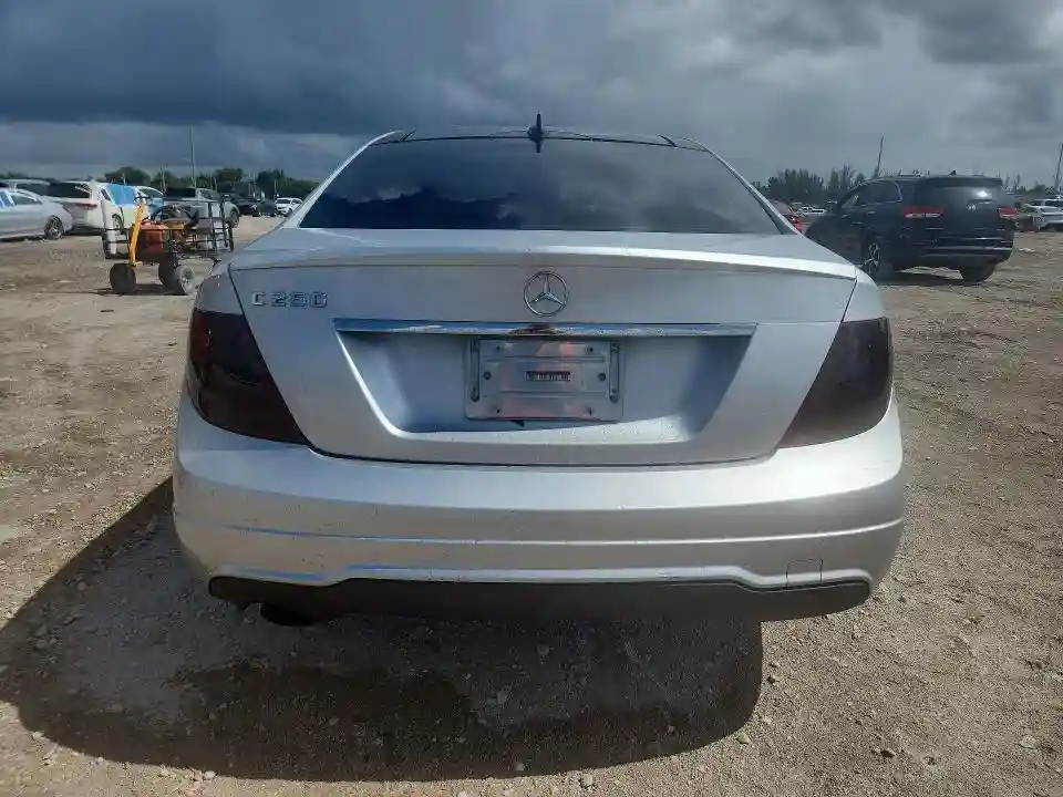 WDDGJ4HB0CF765726 2012 MERCEDES-BENZ C-CLASS-5