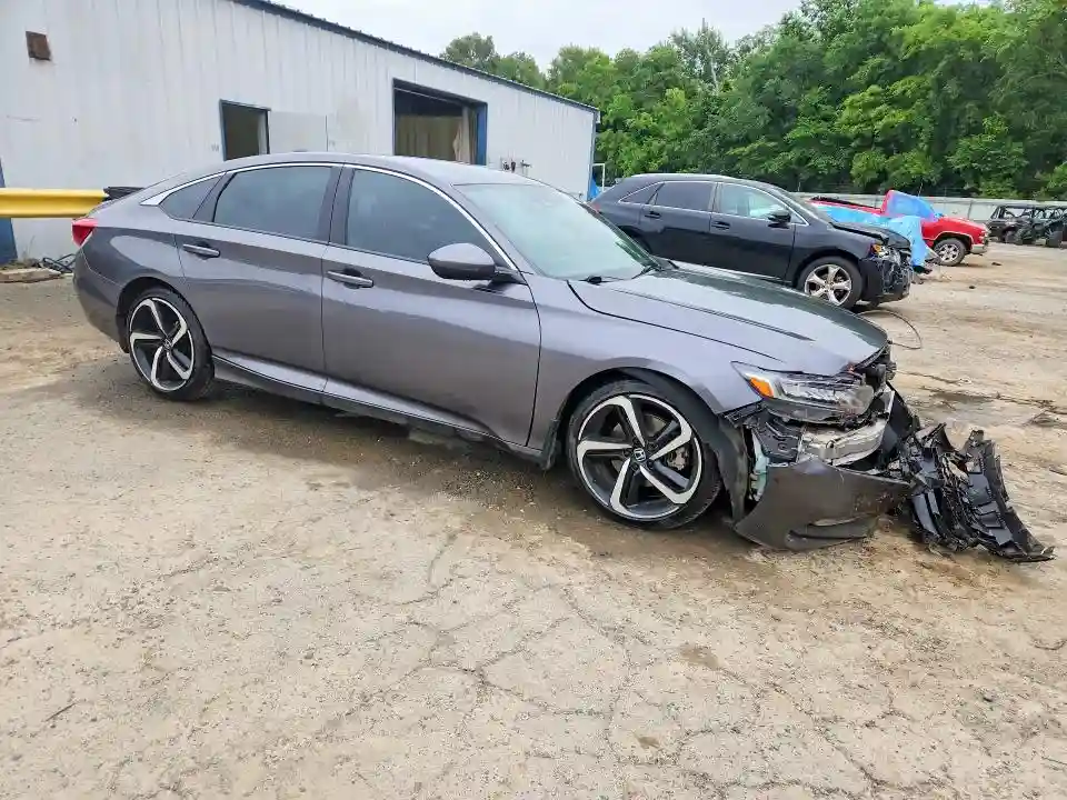 1HGCV1F36JA010969 2018 HONDA ACCORD-3