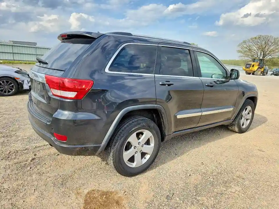 1J4RR4GG0BC614761 2011 JEEP CHEROKEE-2