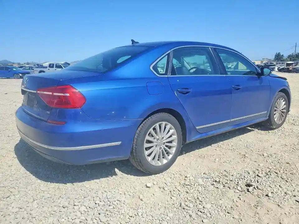 1VWBT7A39GC061726 2016 VOLKSWAGEN PASSAT-2