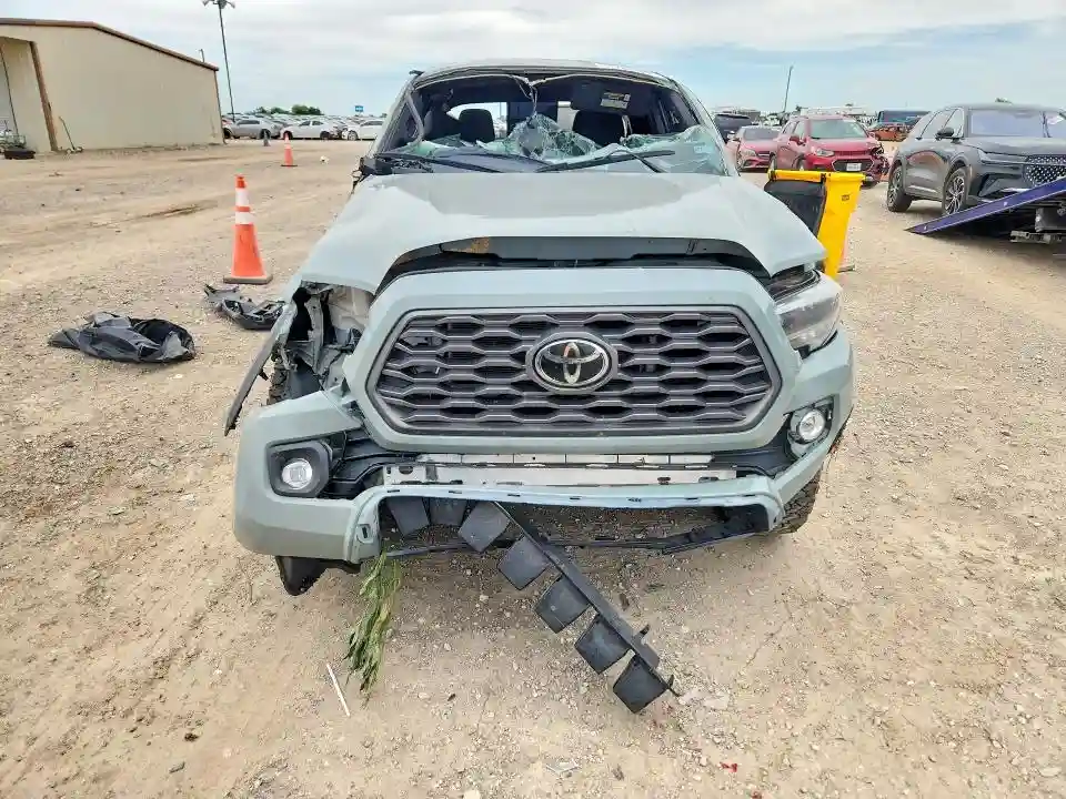 3TYCZ5AN3NT096144 2022 TOYOTA TACOMA TRD-4