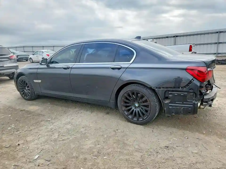 WBAYE4C57ED138182 2014 BMW 7 SERIES-1