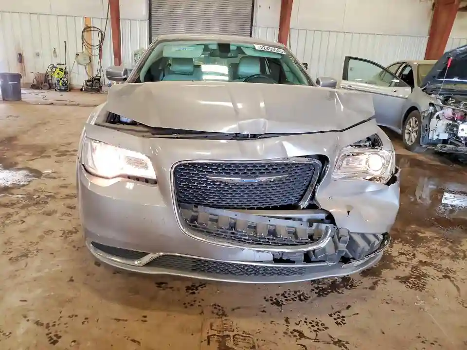 2C3CCARGXHH571372 2017 CHRYSLER 300-4