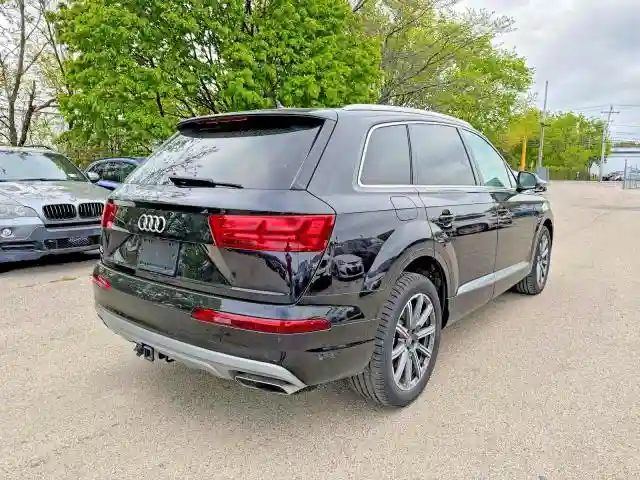 WA1LAAF7XKD008942 2019 AUDI Q7-3