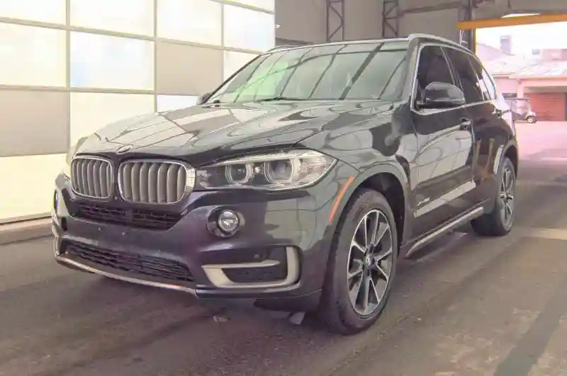 5UXKR0C54J0X91963 2018 BMW X5-1