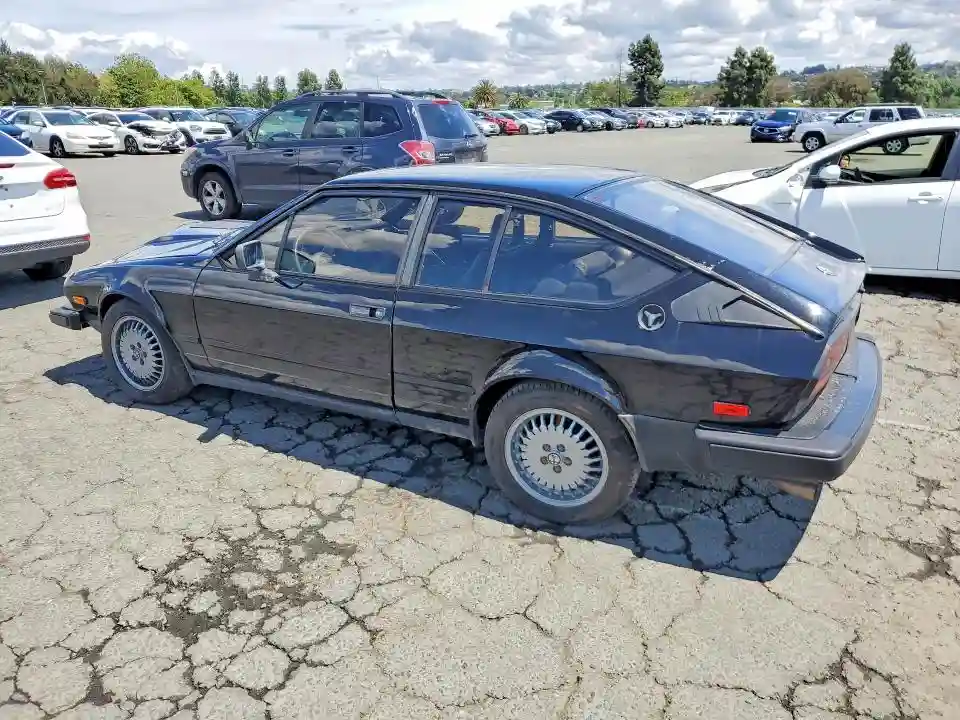 ZARAA6696G1008060 1986 ALFA ROMEO GT-1