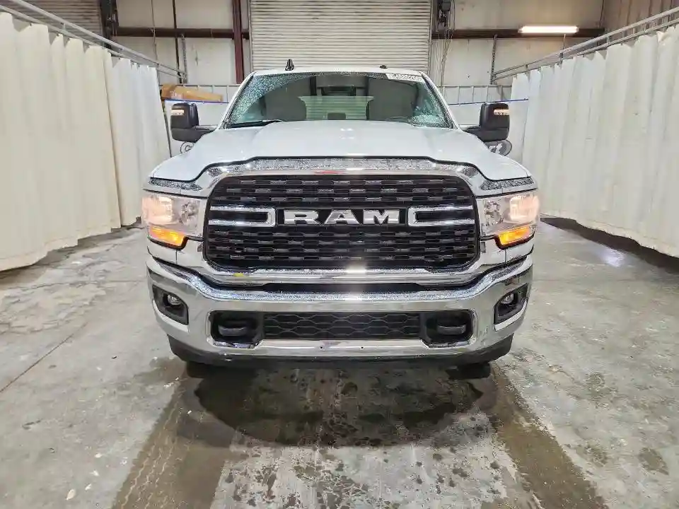 3C6UR5DL5RG349132 2024 RAM 2500-4