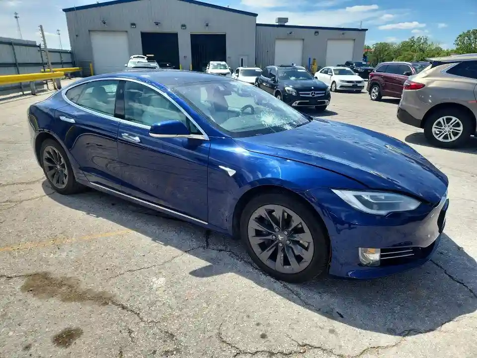 5YJSA1E20JF243493 2018 TESLA MODEL S-3