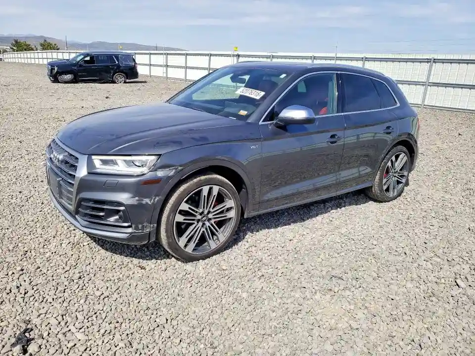 WA1C4AFY8J2104062 2018 AUDI SQ5-0